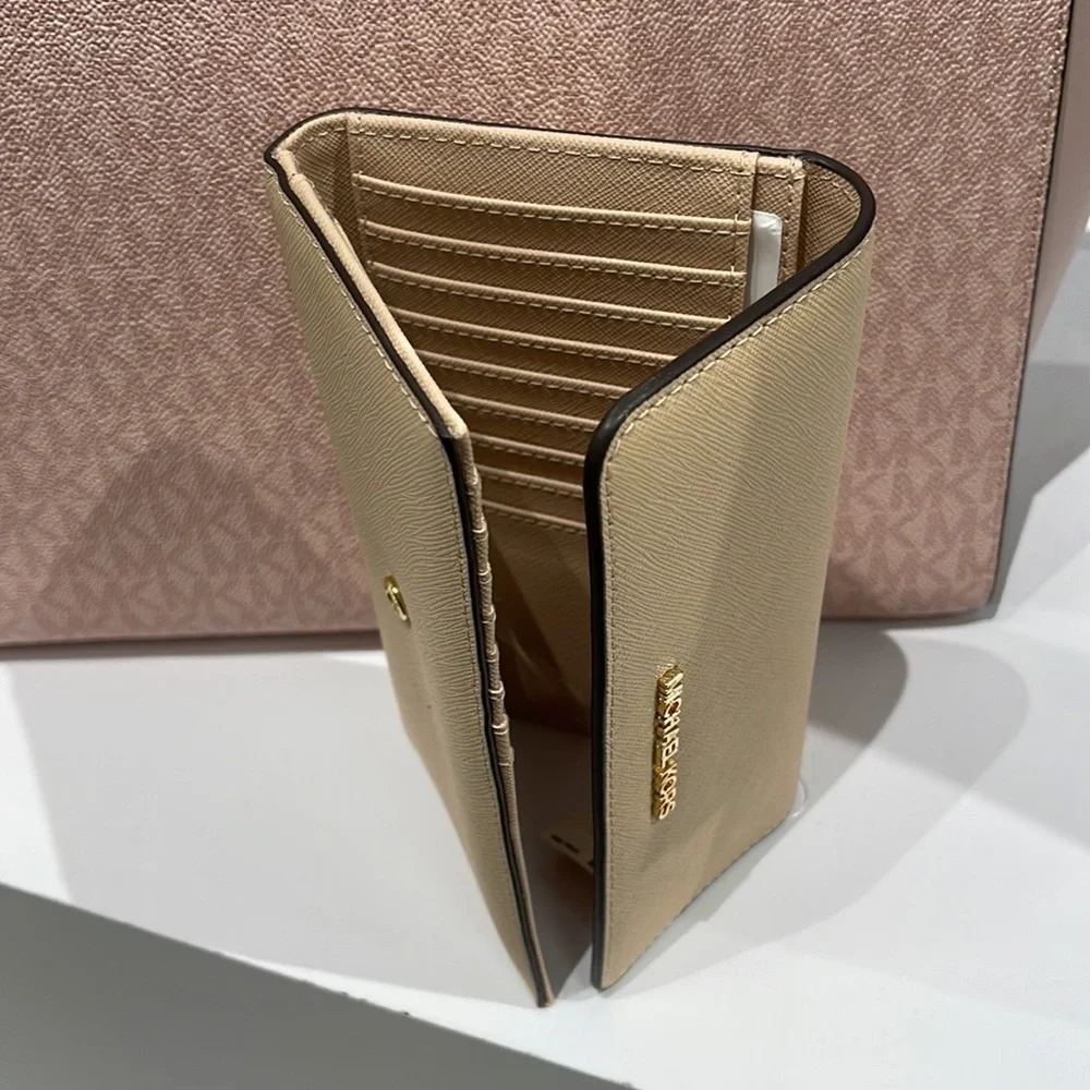 MICHAEL KORS JET SET TRAVEL LARGE TRIFOLD WALLET BUFF COLOR